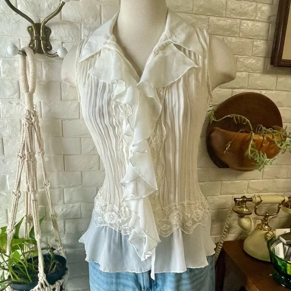 SOLD Vintage Y2K Early 2000s Whimsigoth White Chiffon + Lace Ruffle Hem Top - Picture 8 of 15